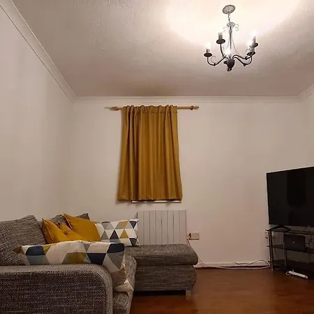 Private 2 Bed Flat Close To Excel & City Airport London Exterior photo